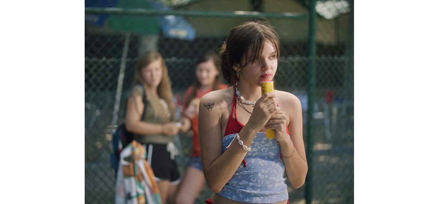 LASCHICAS_still_1