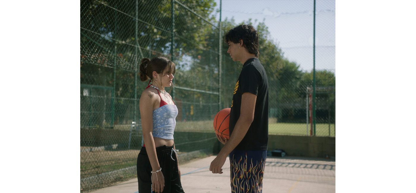 LASCHICAS_still_2